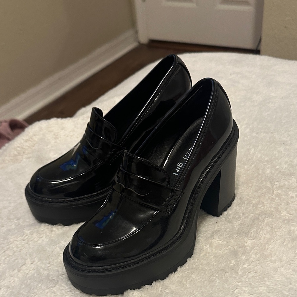 Steve Madden Glossy Black Platform Heels